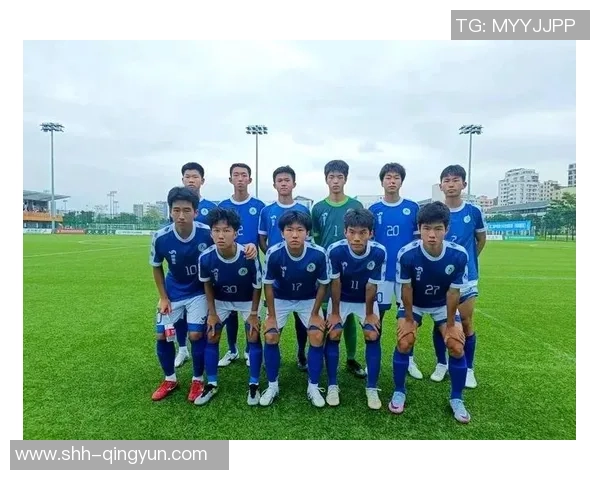 足球奖牌合照背后的故事与荣耀展现团队精神与奋斗历程